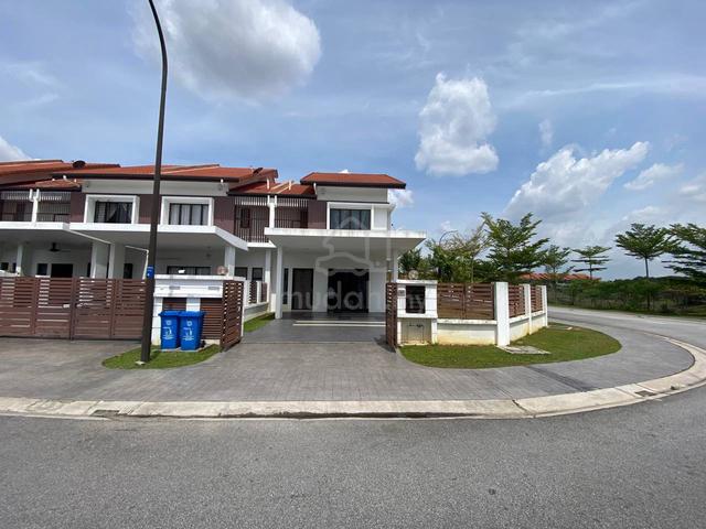 Freehold , Corner Lot , Nice House af Pentas 6 , Alam Inpian Shah Alam 1