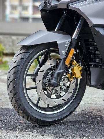 Cyclone RT2S ABS TCS - Premium Comfortable Scooter - photo 27 of 29