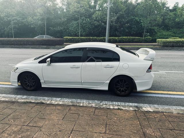 2011 Honda CIVIC 1.8 S-L iVTEC FACELIFT (A) - 3