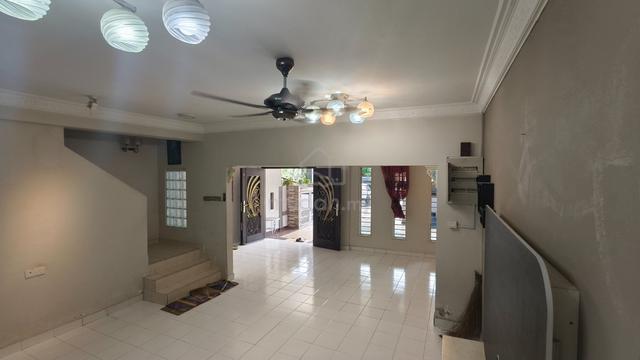 Double Storey @ Bandar Botanic (Jejawi) Fully Renovated - Facing North 1