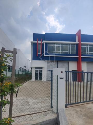 9,676 sq.ft HUGE Warehouse / Factory at Industrial Gangsa Jaya, Melaka 1