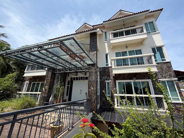 4 Storey Seaview Bungalow Corner @ Hilltop Villa, Batu Ferringhi 1