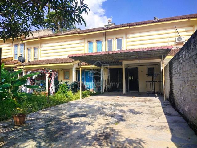 Taman Jasmin Senawang - Teres Dua Tingkat Depan Padang Main 1