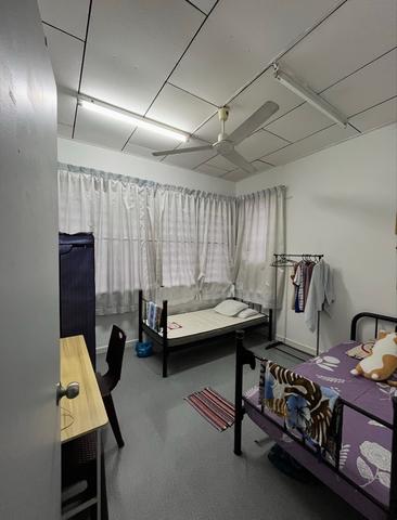Room for rent near hospital QE2 1