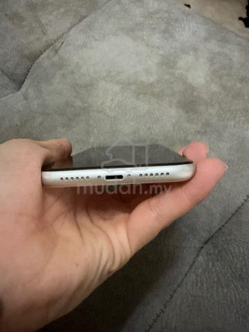 iphone 11 - photo 4 of 4