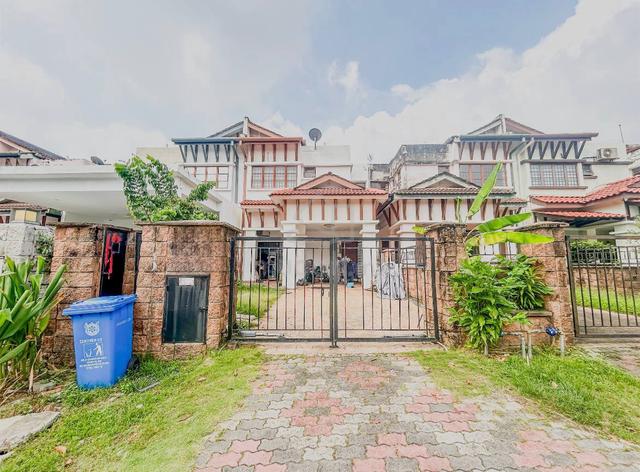 FREEHOLD [22' X 75'] Double Storey Superlink, Jalan Kubah 1