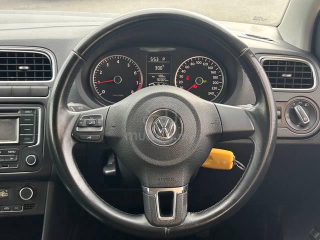 2015 Volkswagen POLO 1.6 (A) SEDAN FULL LOAN CKD - 3