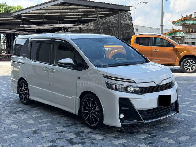 2018 Toyota VOXY 2.0 ZS GR KIRAMEKI (A) - 1