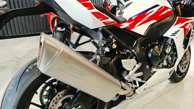 Honda CBR1000RR-R SP - photo 9 of 9