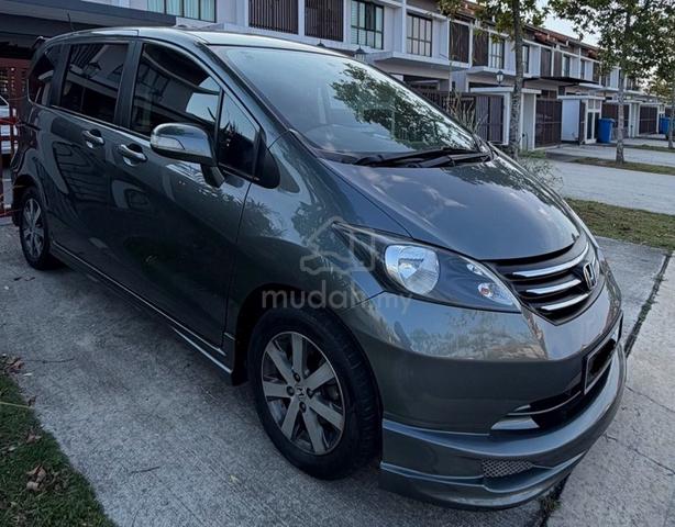 2010 Honda FREED 1.5 E (A) - New Paint & Skirting - 1