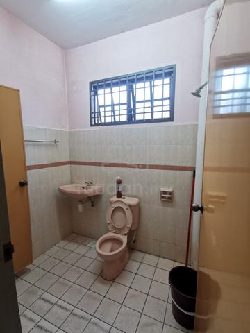 Double Storey House for rent in Jalan Haji Jaib, Muar 1