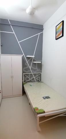 Single room Available for rent at Avenue Crest (Female) 2