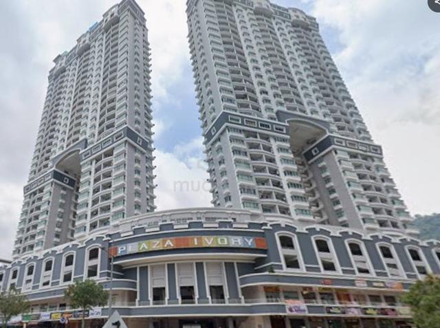University Place (Plaza Ivory) 1