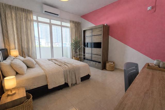 Beautiful Female Balcony Room (next to One Precint)💗💗💗 1