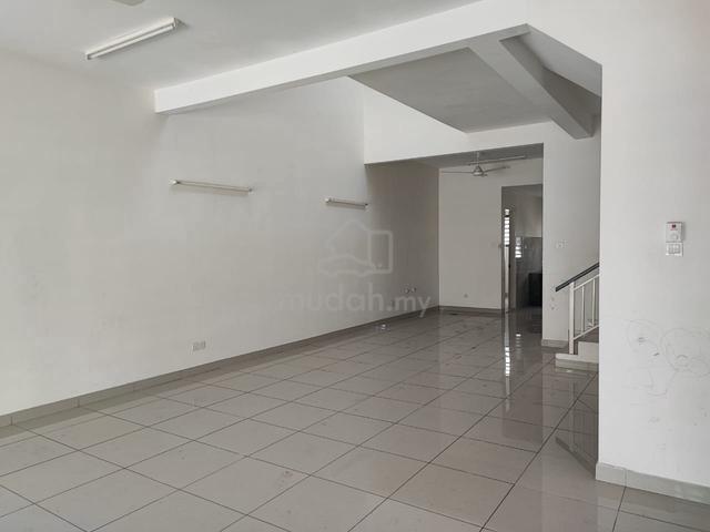 Cheap!!! Cheap!!! Kajang Bandar Puteri Bangi 2 sty terrace house 22x80 1