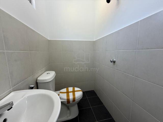 Cheng 2storey house,18×65sqft good location,melaka 1