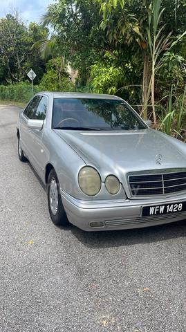 1995 Mercedes Benz 230.6 2.3 (M) - 2