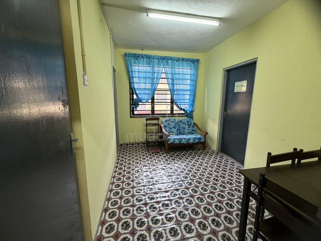 Rumah Pangsa Pantai Peringgit 1