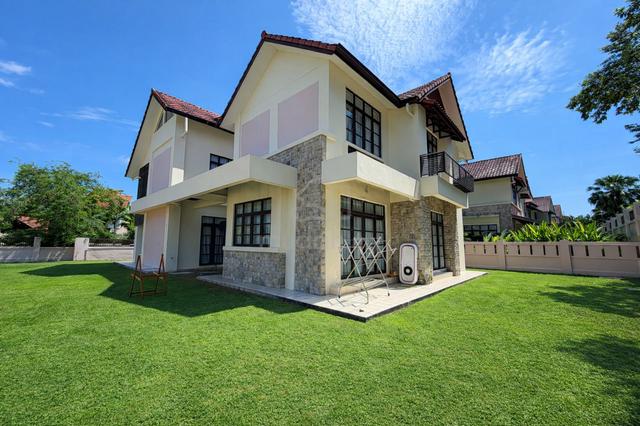 Corner Lot Bungalow Double Storey, Bidai Residence, Bukit Jelutong 1