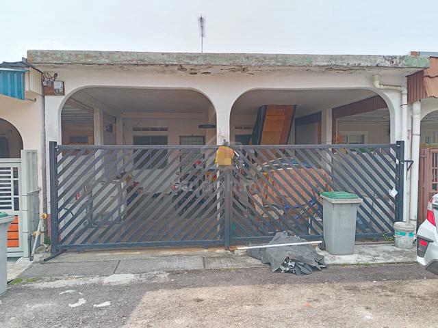 Rmh Murah Cantik Siap RENO Penuh Dekat Kedai & Sekolah @Tmn Sri Tengah 1
