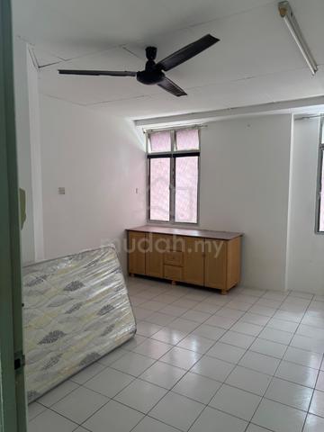 3rd Floor clean rooms for rent 1