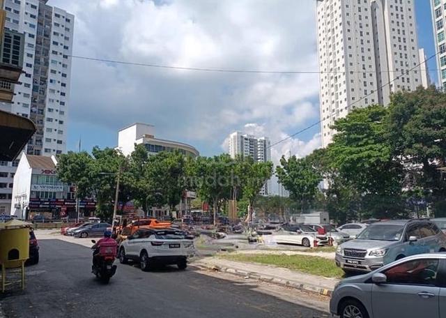 Ground floor shop lot jelutong 1200sf main road rare for rent 2