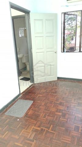 TAMAN KINGFISHER ROOM for RENT 1