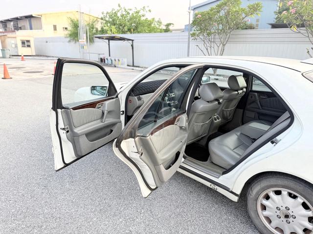 1996 Mercedes Benz 200E 2.0 (A) TIP TOP NEGO - 4