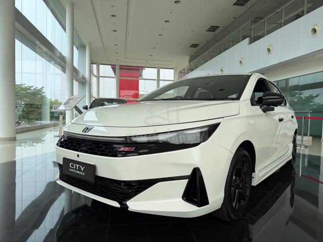 CITY-HATCHBACK REBATE YEAR-END *Clear STOCK - 2