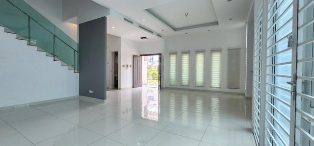 3 Storey Semi-D LAMAN DAMAISARI Segambut, Actual, F/RENO, Low Deposit 1