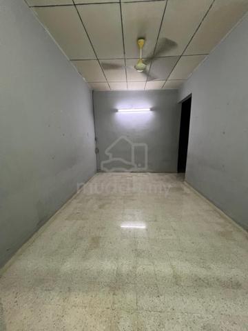 Rumah Teres Setingkat Taman Rumpun Bahagia 1