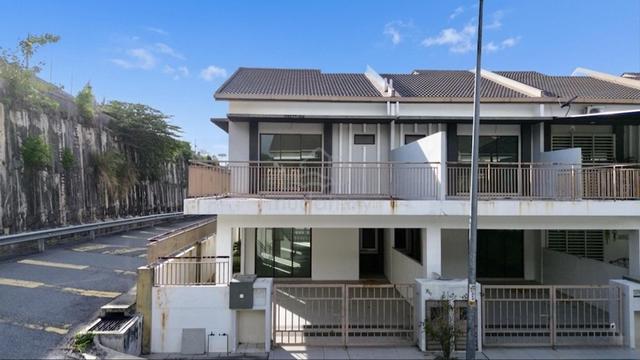 END LOT BIG BALCONY | Desa Mayang Sari, Nilai 1