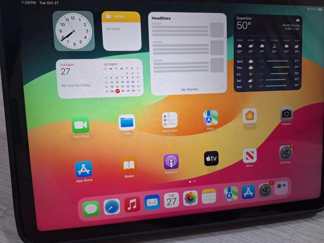Good as new (Ipad Air 5th Genration with Sim card) - photo 3 of 4
