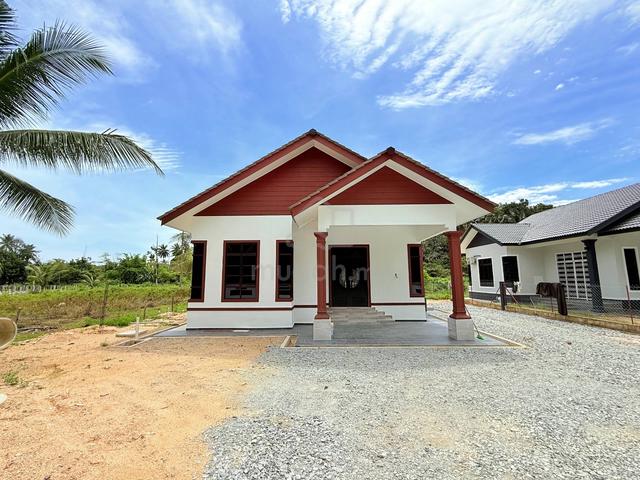 Banglo Setingkat Padang Mokkan, Peringat, Kota Bharu 1