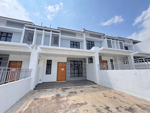Permas Jaya straits view jalan permas 17 double storey view n offer 1