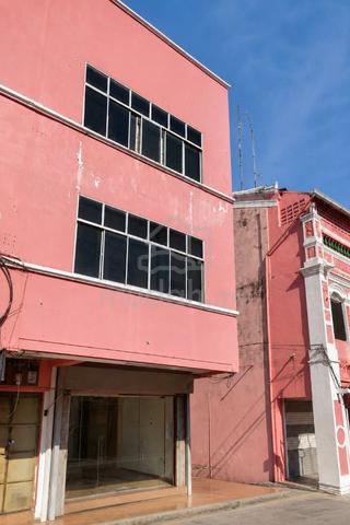 Jalan Sayang Three Storey Endlot Shoplot For Sale 1