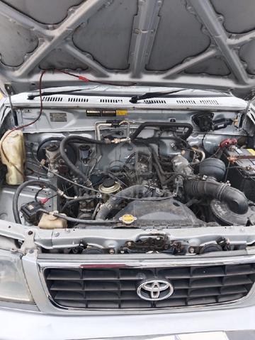 2001 Toyota UNSER 1.8 GLI (M) - 5