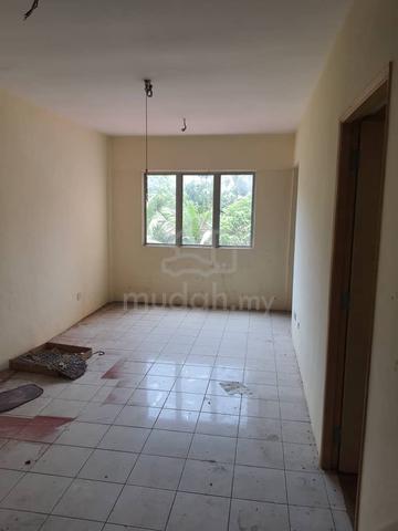 Anggerik Apartment (Taman Bunga Raya) 1