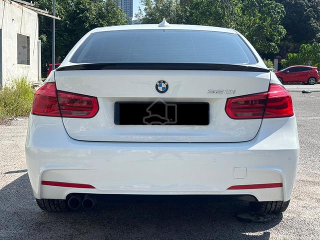 2016 Bmw 320i M SPORTS  2.0 Leather Seats/BODY KIT - 4