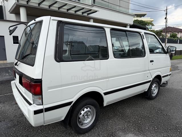 Nissan VANETTE C22 WINDOW VAN AIRCOND SEJUK - 2
