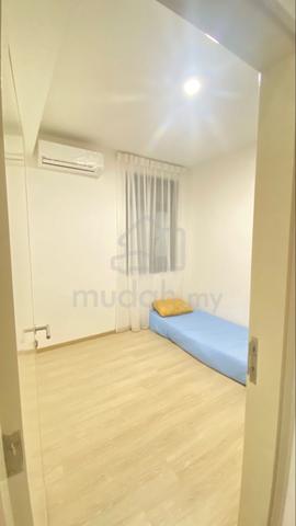 room with built in wardrobe,aircond 1