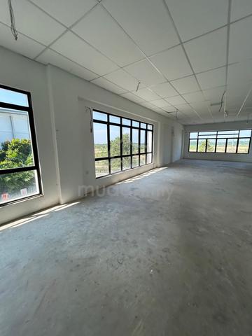 Cyber 10 @ Masreca 19 Commercial. Intermediate Unit. 1st Floor 1