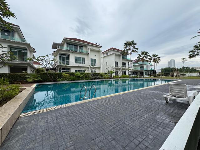 Full loan Parkview residence Bangalow Halaman setia juru Autocity 1