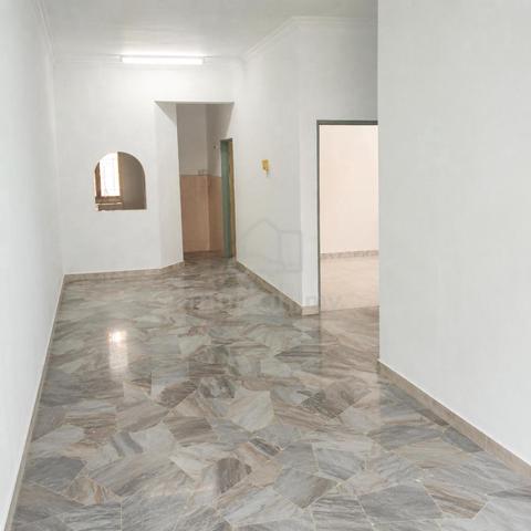 Taman Kinrara TK1 Non Bumi Well Kept Unit Kitchen Table Top For Sale 1