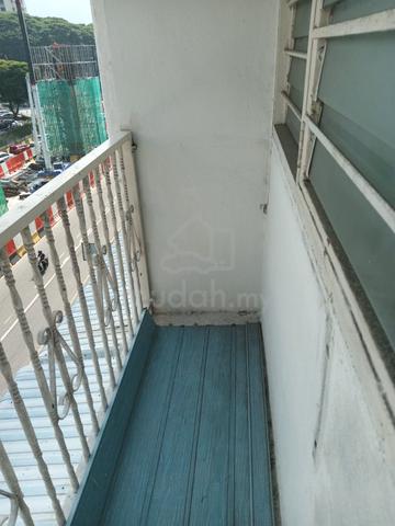 Room Near Sunshine Farlim For Rent 1