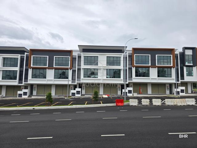 FACING MAINROAD Ground Floor Shop Office Lot Bandar Seri Putra Bangi 1