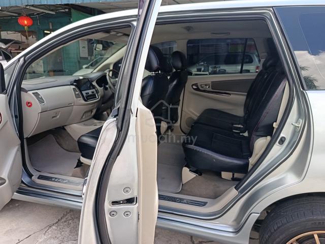 2012 Toyota INNOVA 2.0 G (A) - 4