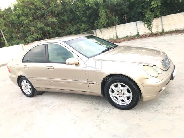 Mercedes Benz C180 1.8 CGI(A)AVNTGR SPEC&LEATHER S - 2