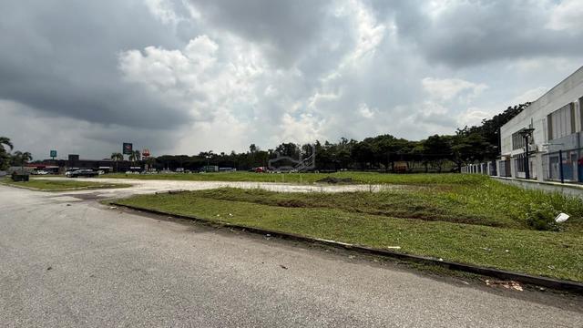 Commercial Building Infront Skudai Highway for Rent next to McDonald's 1