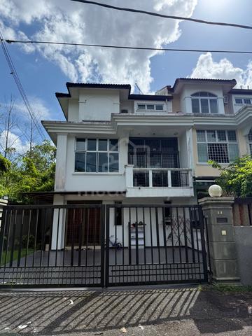 Double Storey end lot landed house for sale 1